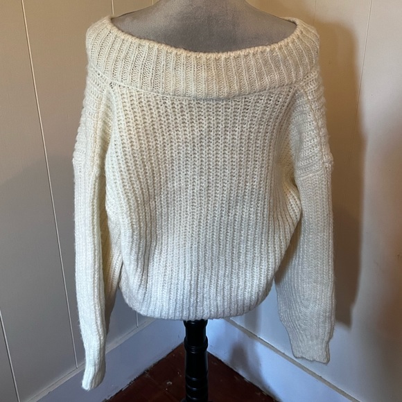 NWT Cream Topshop Sweater, Size 8-10 - Picture 2 of 5